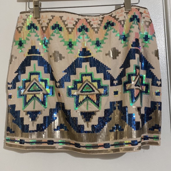 Express Skirt - Picture 2 of 4